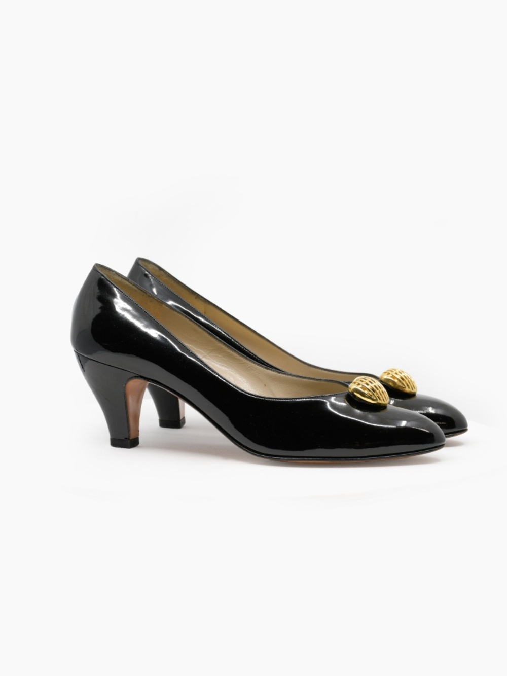 SALVATORE FERRAGAMO Vintage Black Patent Leather Pumps 7½ AA Made in Italy